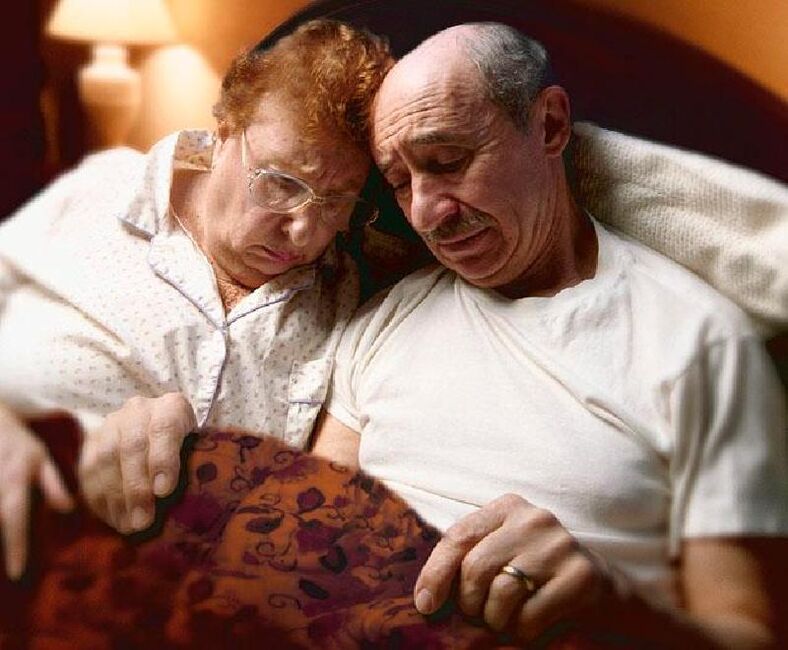 eeler Pair am Bett